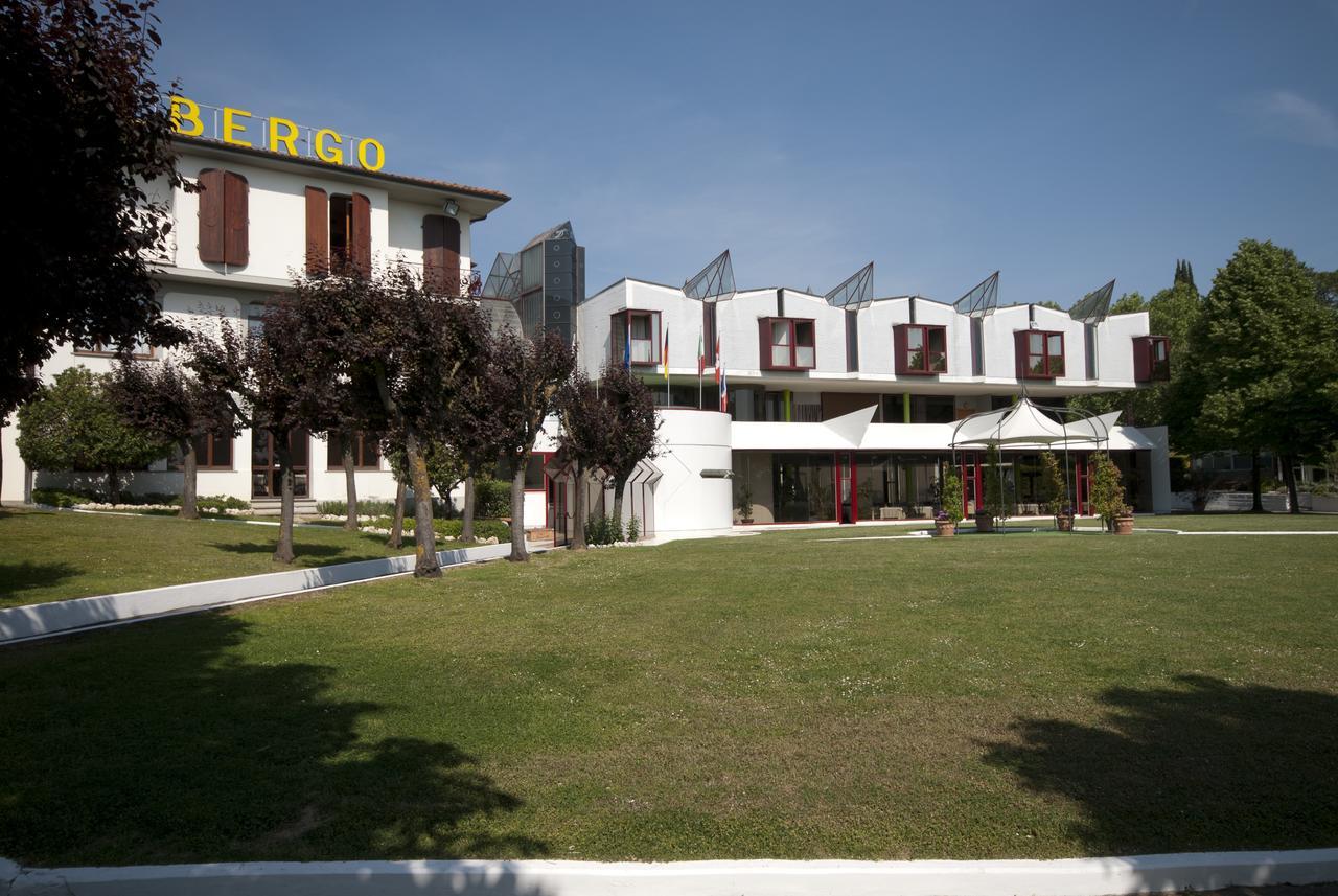 Albergo Ristorante Da Domenico Monte San Savino Exterior photo